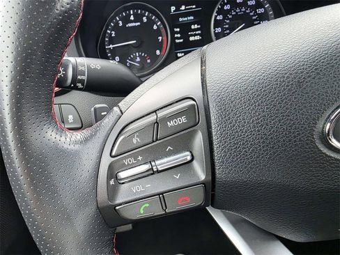 Used 2018 Hyundai Elantra GT Sport image 13