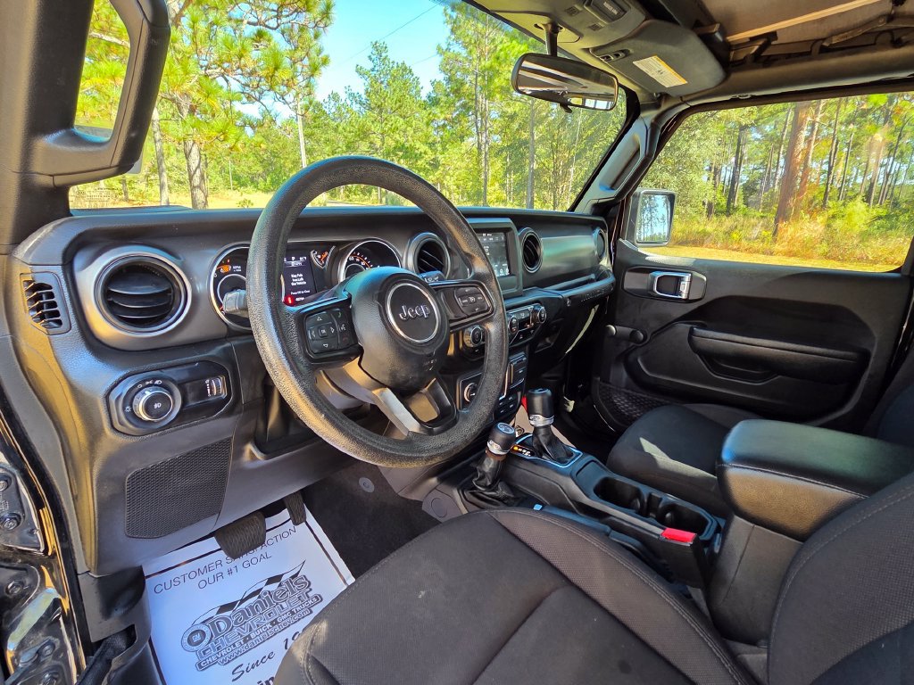 Used 2023 Jeep Wrangler Unlimited Sport AWD/4WD image 13