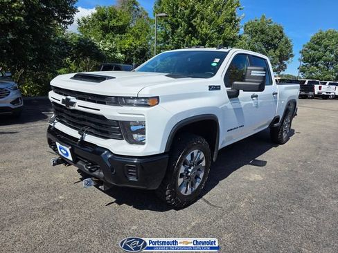 Used 2024 Chevrolet Silverado 2500 Custom w/ Custom Convenience Package AWD/4WD image 1