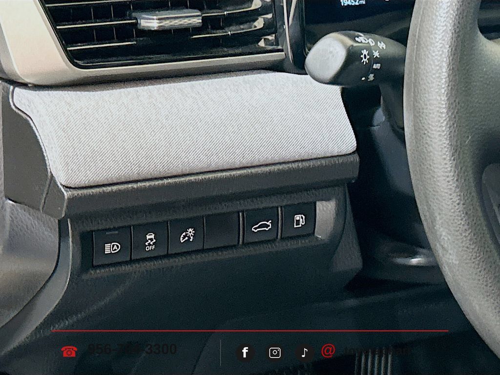 Used 2025 Toyota Camry LE w/ Convenience Package FWD image 9