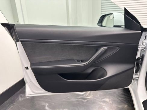 Used 2021 Tesla Model 3 Standard Range Plus RWD image 16