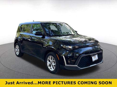 Used 2025 Kia Soul LX w/ LX Technology Package image 1