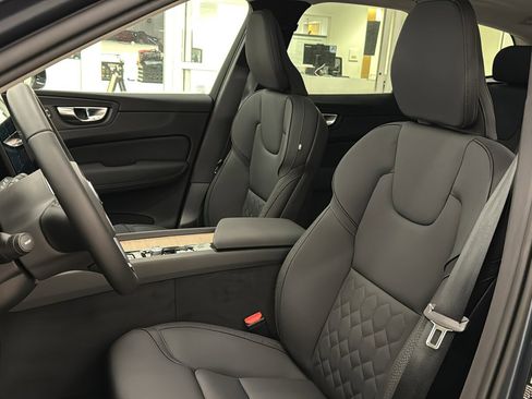 Used 2026 Volvo XC60 B5 Core w/ Climate Package image 23
