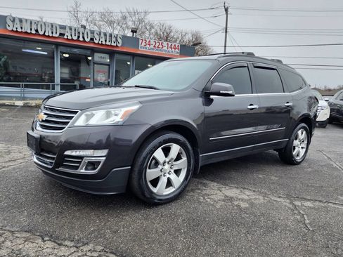 Used 2015 Chevrolet Traverse LTZ image 2