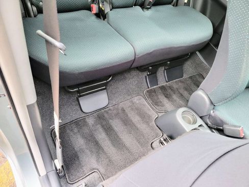 Used 2008 Toyota Yaris 2-Door Hatchback image 38