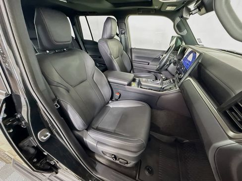 Certified 2025 Lexus GX 550 w/ Accessory Package (2T) AWD/4WD image 30