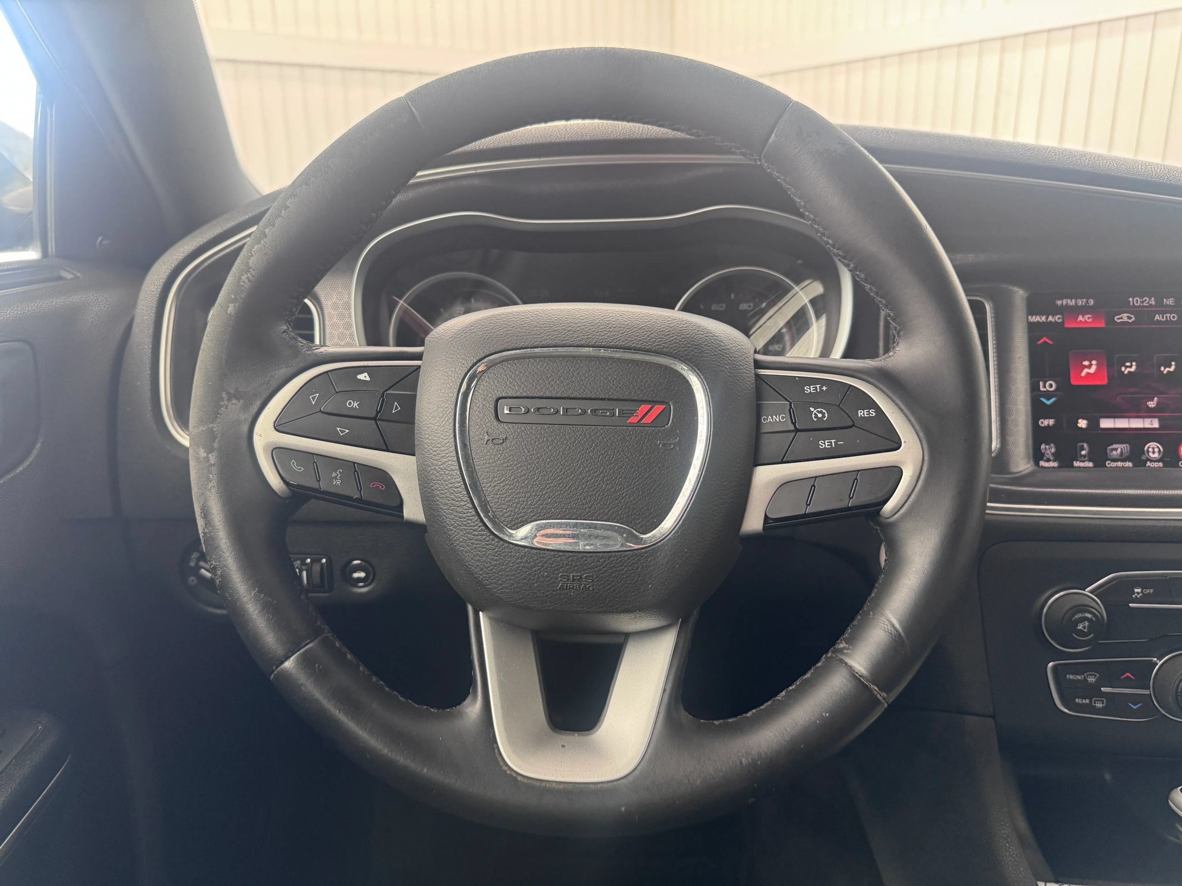 Used 2016 Dodge Charger SXT RWD image 19
