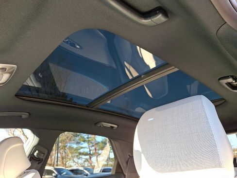 Certified 2025 Genesis Electrified GV70 image 21