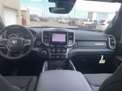 New 2026 RAM 1500 4x4 Crew Cab image 22