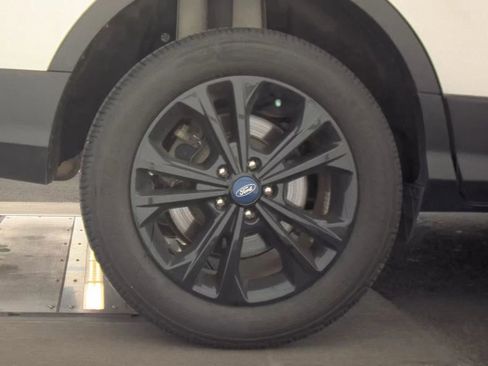 Used 2018 Ford Escape SEL image 11