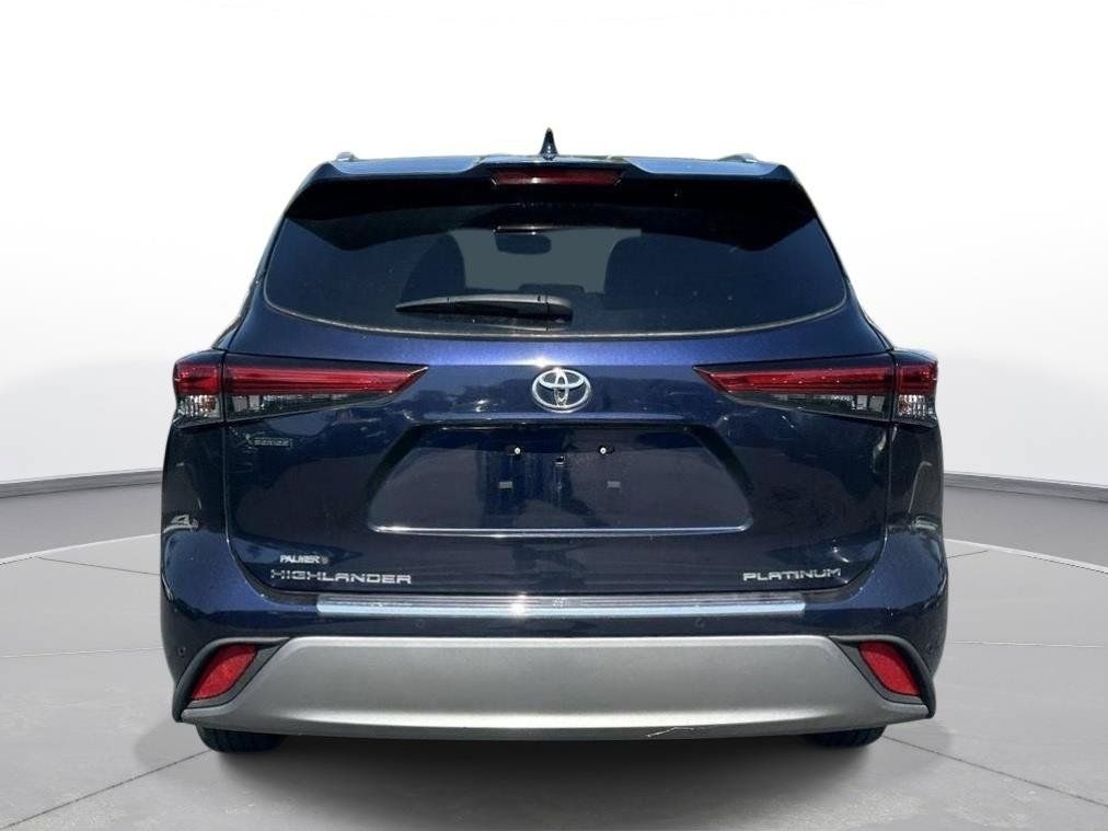 Used 2023 Toyota Highlander Platinum FWD image 7