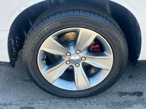 Used 2018 Dodge Challenger SXT RWD image 10
