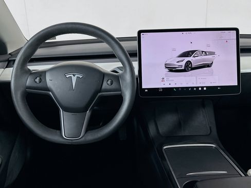 Used 2023 Tesla Model 3 Standard Range image 17