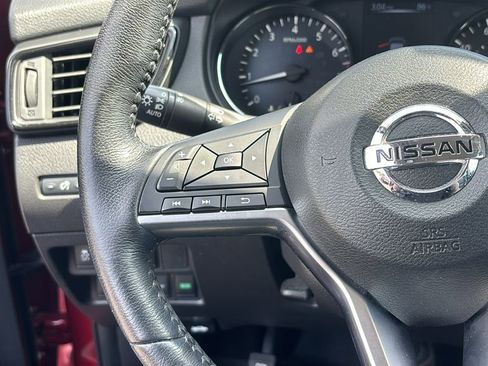 Used 2017 Nissan Rogue SL FWD image 17