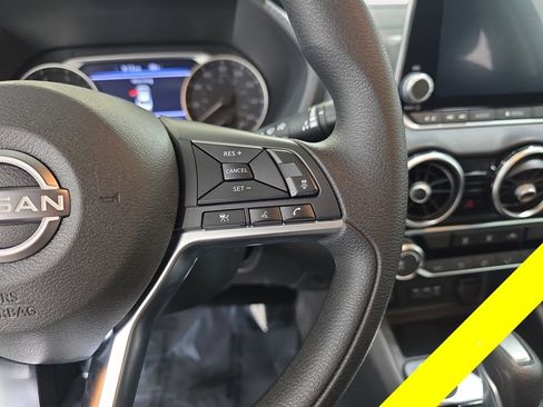 Used 2024 Nissan Sentra SV FWD image 18