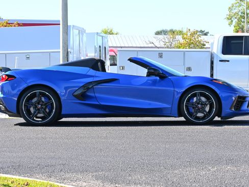 Used 2021 Chevrolet Corvette Stingray Premium Conv w/ Z51 Performance Package image 7