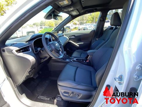 Used 2025 Toyota Corolla Cross AWD Hybrid w/ Convenience Package image 32