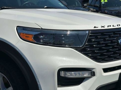 Used 2022 Ford Explorer XLT w/ Equipment Group 202A AWD/4WD image 8