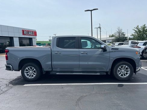 Used 2024 Chevrolet Silverado 1500 LT w/ Z71 Off-Road Package AWD/4WD image 4