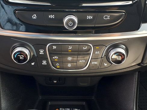 Certified 2023 Chevrolet Traverse LT image 15