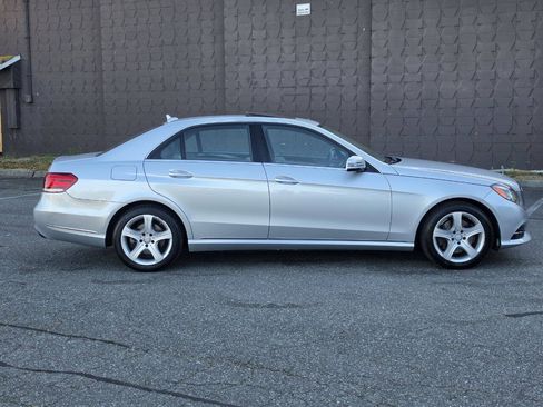 Used 2014 Mercedes-Benz E 350 4MATIC Sedan image 4
