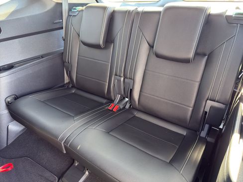 Used 2023 Volkswagen Atlas SE image 23