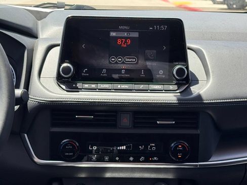 Certified 2025 Nissan Rogue SV AWD/4WD image 19