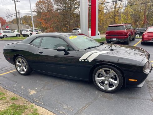 Used 2014 Dodge Challenger R/T image 6