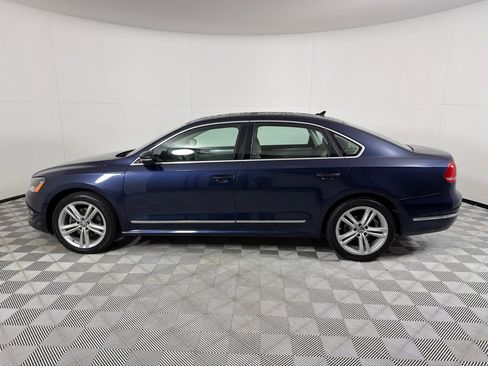 Used 2012 Volkswagen Passat TDI SE FWD image 7