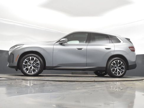 Certified 2025 BMW X3 xDrive30i w/ Premium Package image 39