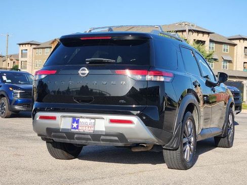 Certified 2024 Nissan Pathfinder SL w/ SL Premium Package FWD image 4