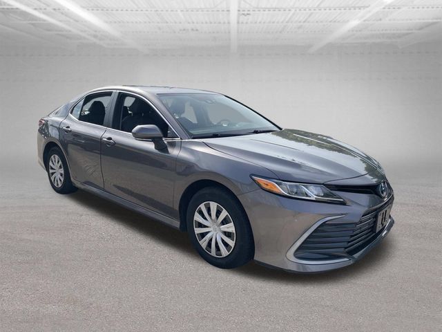 Used 2024 Toyota Camry LE FWD image 4
