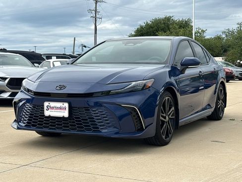 Used 2025 Toyota Camry XSE w/ Premium Package FWD image 3