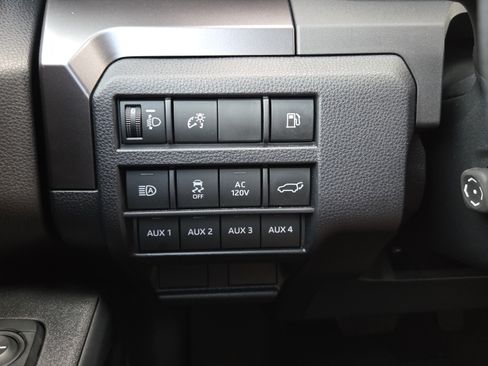Certified 2025 Toyota 4Runner TRD Off-Road Premium AWD/4WD image 18