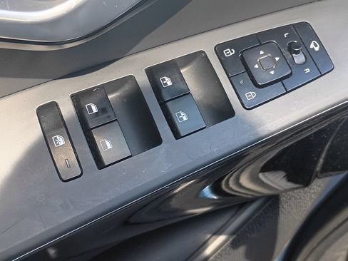 Used 2023 Kia Niro FWD image 13
