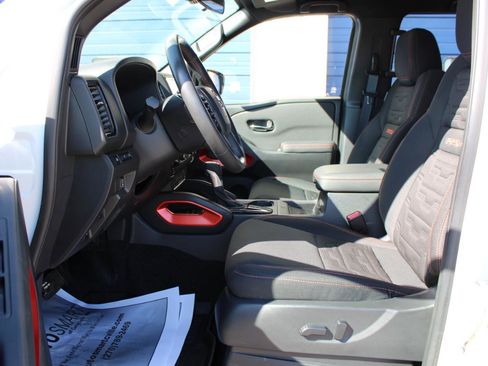 Used 2024 Nissan Frontier PRO-4X w/ Pro Convenience Package AWD/4WD image 16