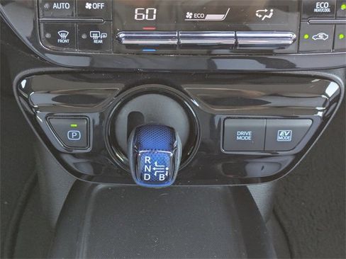 Used 2019 Toyota Prius LE image 18