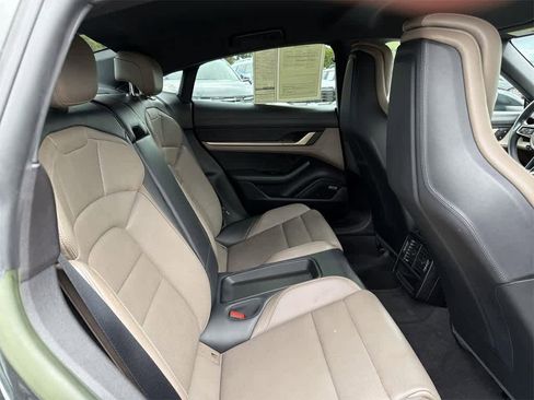 Used 2022 Porsche Taycan image 33