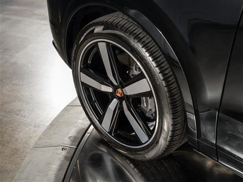 Certified 2026 Porsche Cayenne Coupe AWD/4WD image 15