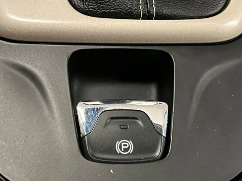 Used 2014 Jeep Cherokee Limited w/ Luxury Group image 13