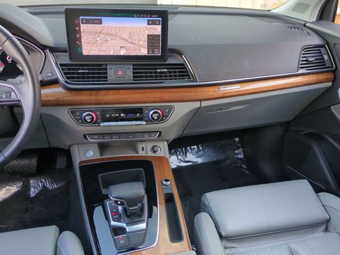 Used 2023 Audi Q5 2.0T Premium Plus w/ Premium Plus Package AWD/4WD image 8