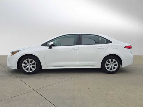Used 2025 Toyota Corolla LE FWD image 6