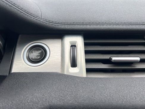 Used 2013 Land Rover Range Rover Evoque Pure Plus w/ Pure Plus Pkg image 31