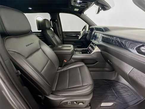 Used 2022 GMC Yukon XL Denali w/ Denali Ultimate Package AWD/4WD image 20