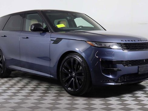 Used 2025 Land Rover Range Rover Sport Dynamic SE image 3