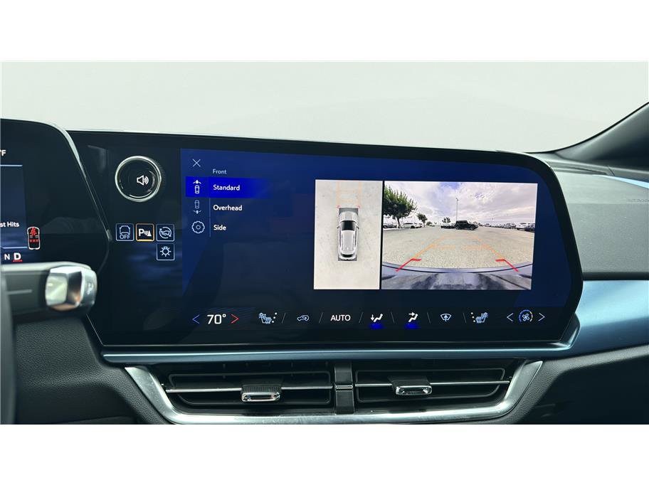 Used 2024 Chevrolet Equinox EV LT FWD image 36