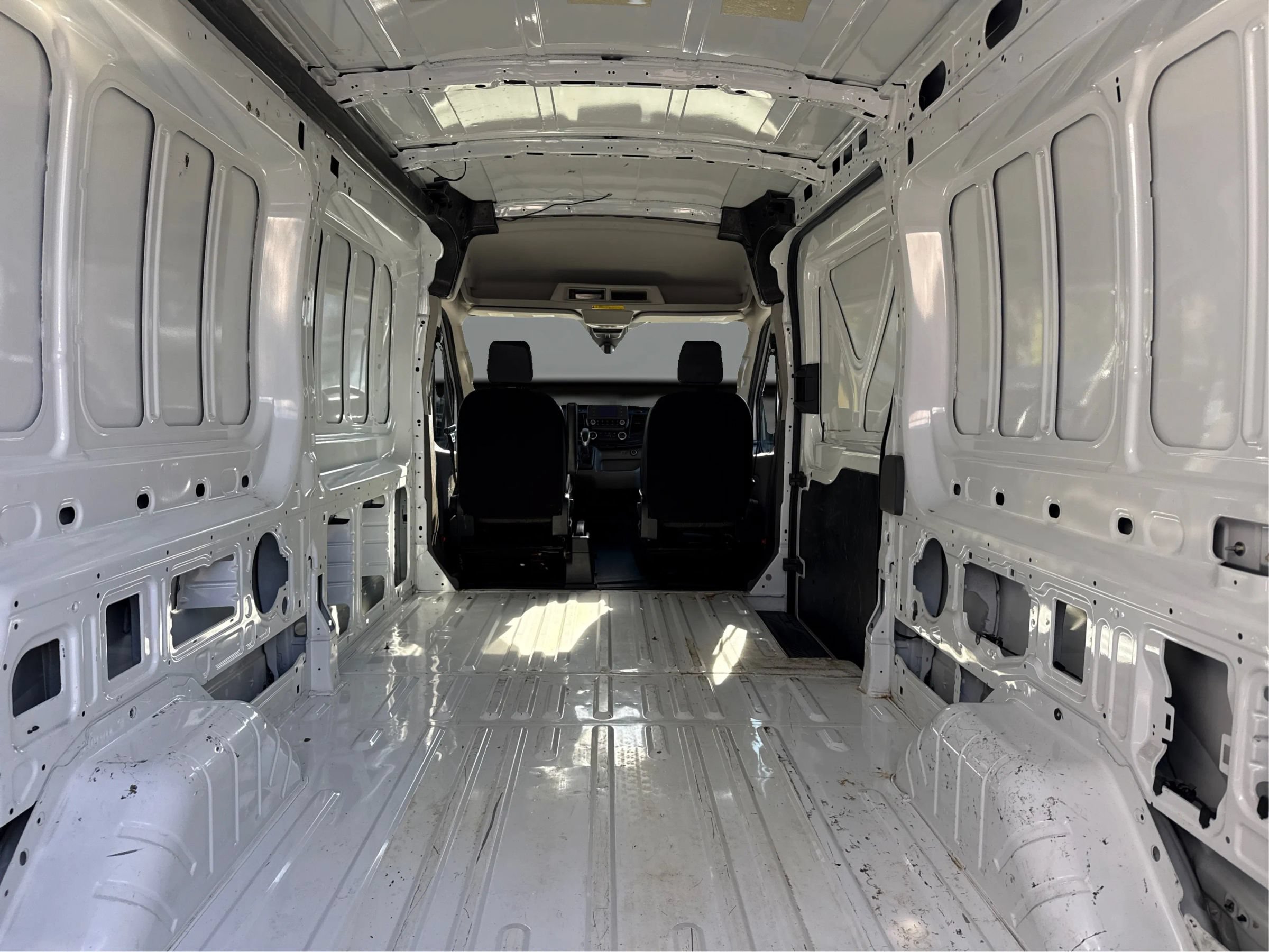 Used 2020 Ford Transit 250 Medium Roof AWD image 10