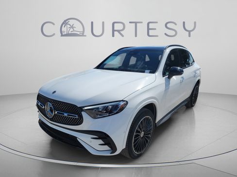 Certified 2026 Mercedes-Benz GLC 300 image 1