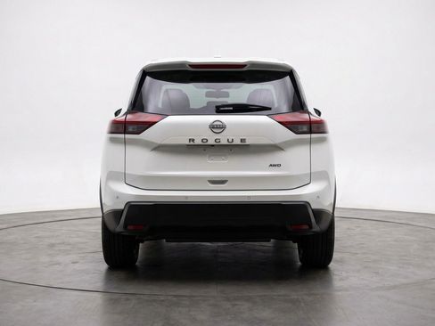 Used 2025 Nissan Rogue SV image 7