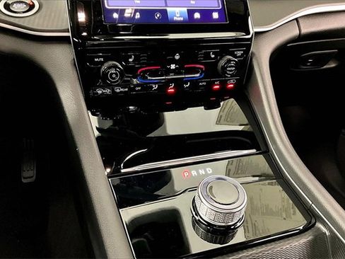 New 2025 Jeep Grand Cherokee Laredo image 7